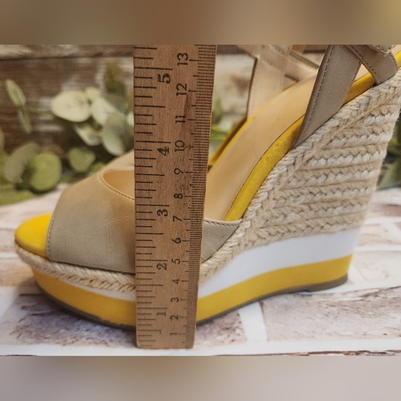 Elle Everly Yellow Tan Espadrille Wedge Sandals Size 7 - Picture 7 of 12